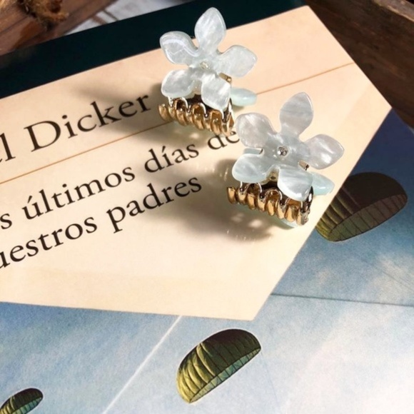 Alquimia Accessories - STATEMENT LOW KEY MINI CLAW EMBELLISH CLIPS
